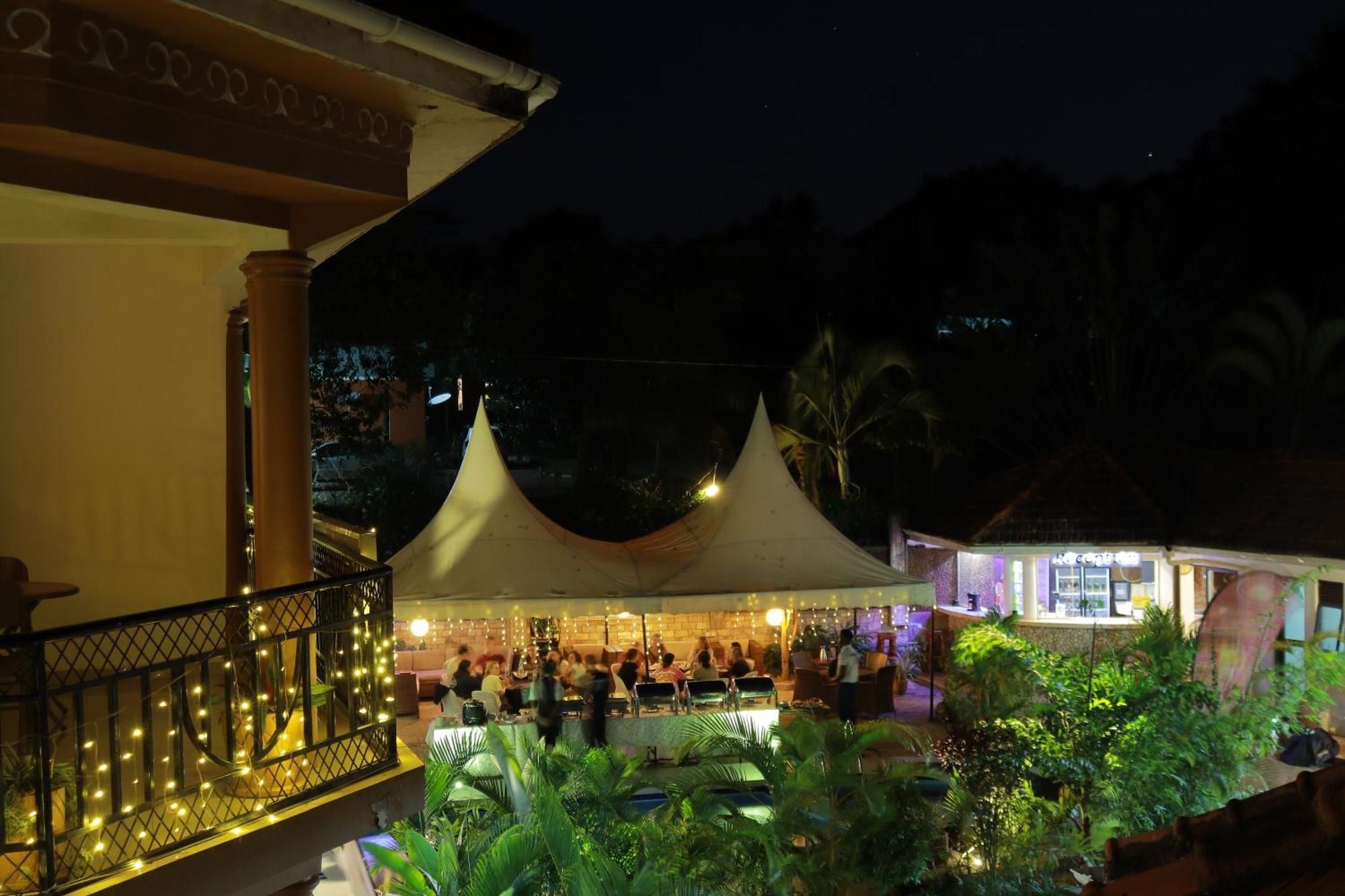 Mowicribs Hotel And Spa Entebbe Extérieur photo