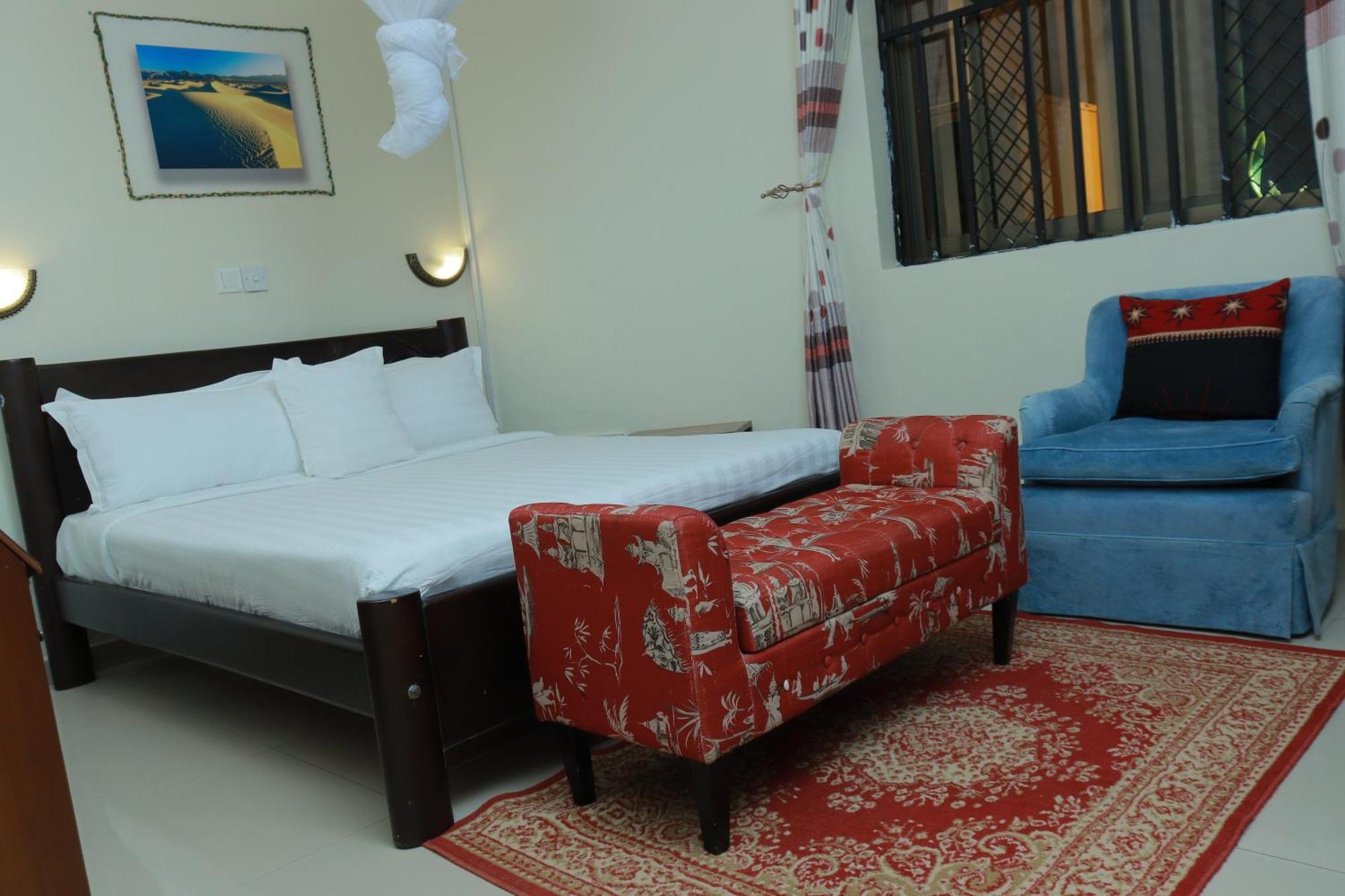 Mowicribs Hotel And Spa Entebbe Extérieur photo