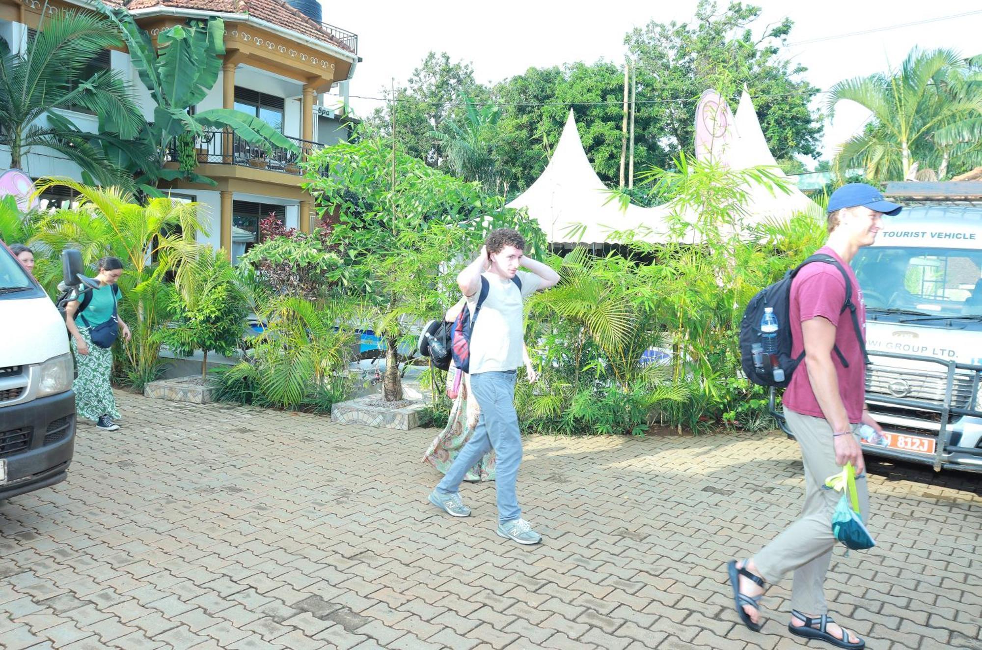 Mowicribs Hotel And Spa Entebbe Extérieur photo