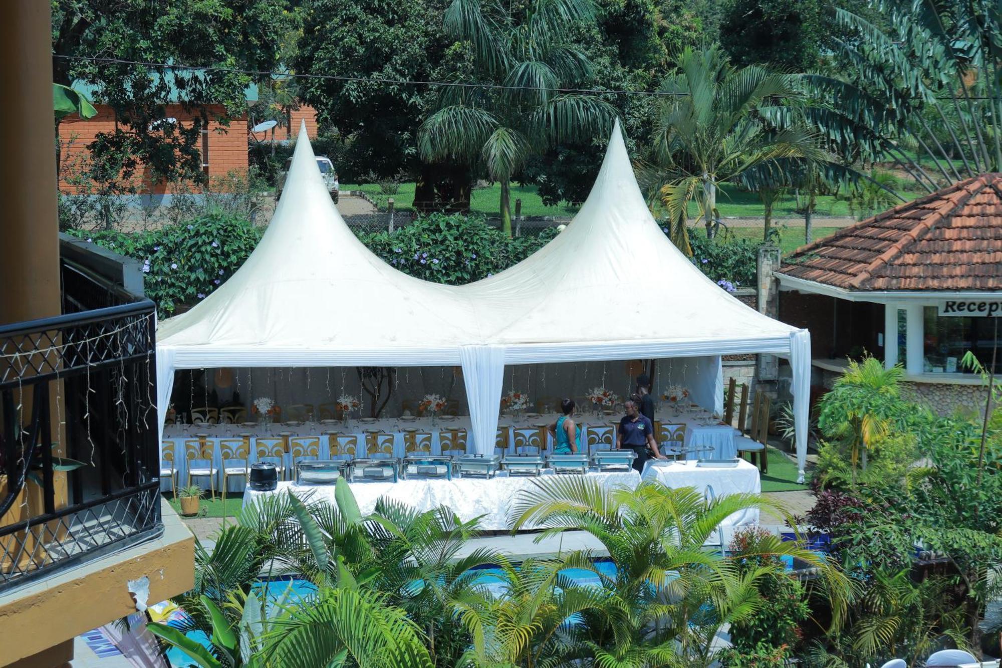 Mowicribs Hotel And Spa Entebbe Extérieur photo