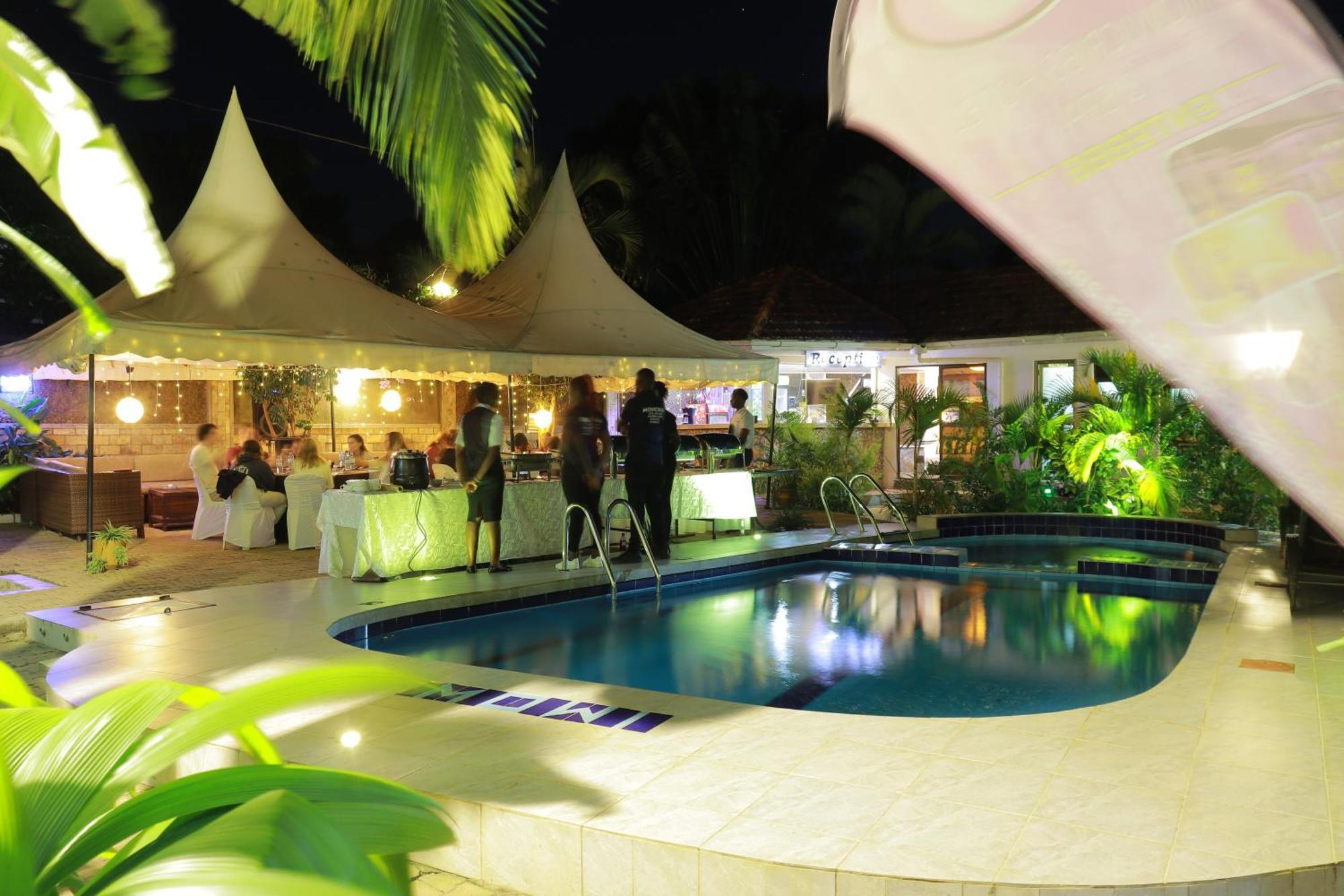 Mowicribs Hotel And Spa Entebbe Extérieur photo