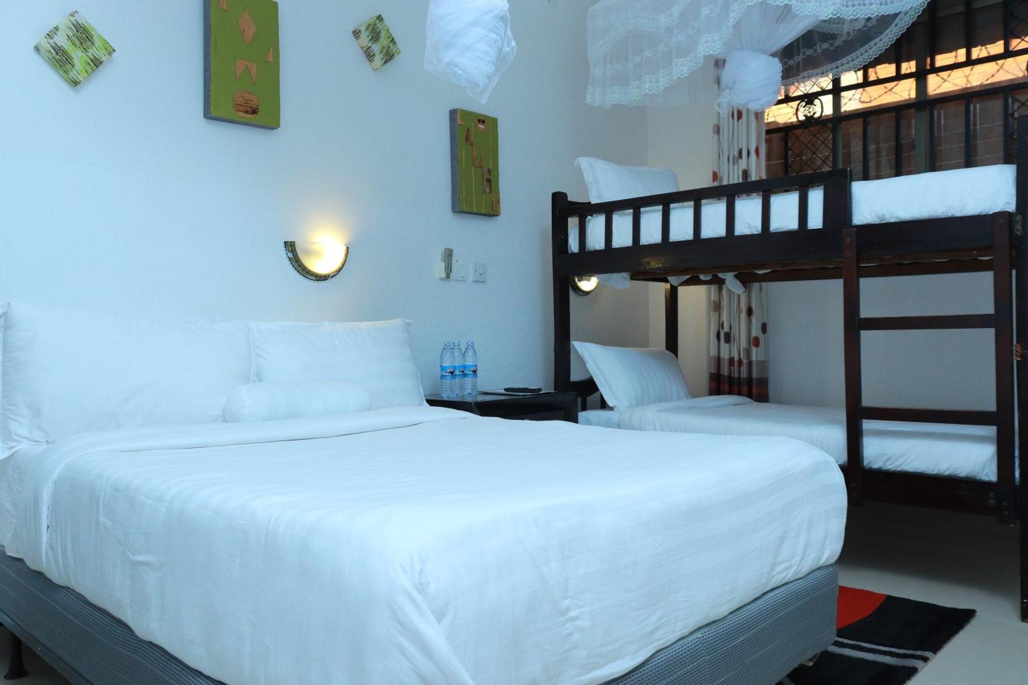 Mowicribs Hotel And Spa Entebbe Extérieur photo