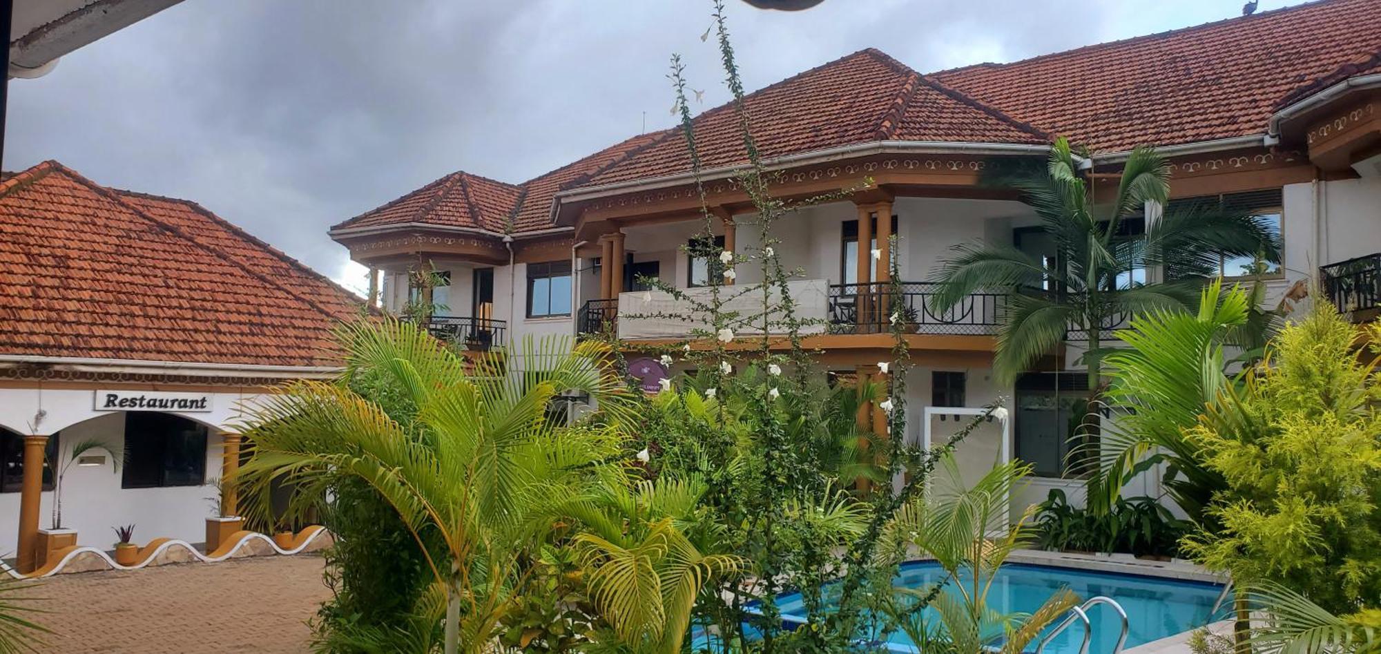 Mowicribs Hotel And Spa Entebbe Extérieur photo